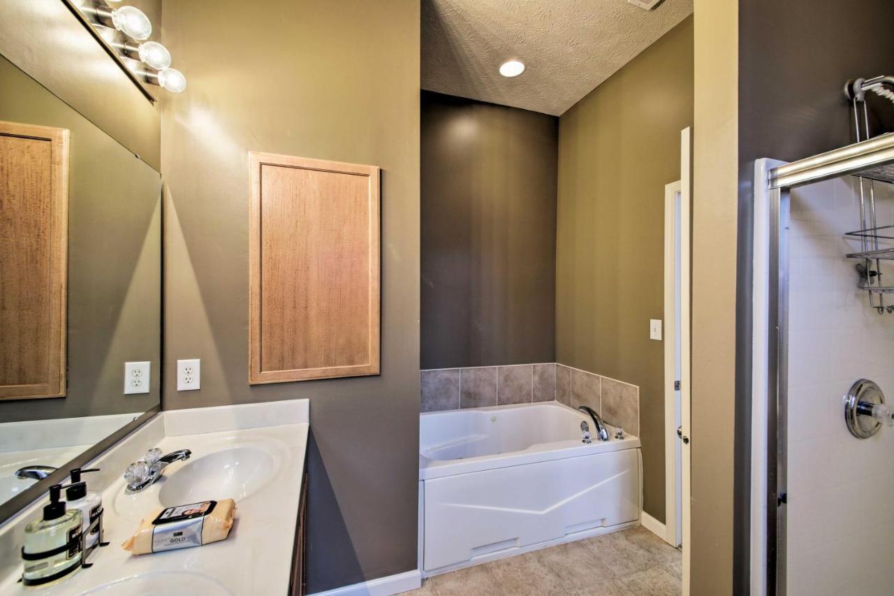 Arts And Design District Condo Steps To Monon Trail Carmel Extérieur photo